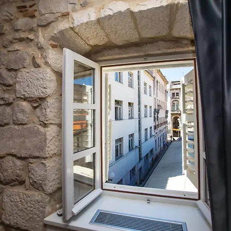 לינה וארוחת בוקר Luxury 4*