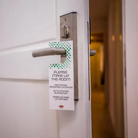 לינה וארוחת בוקר Luxury 4*