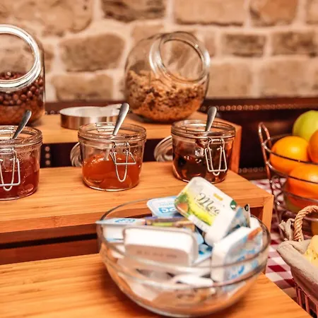 Luxury לינה וארוחת בוקר