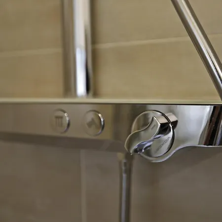 فندق مبيت وإفطار Luxury 4*